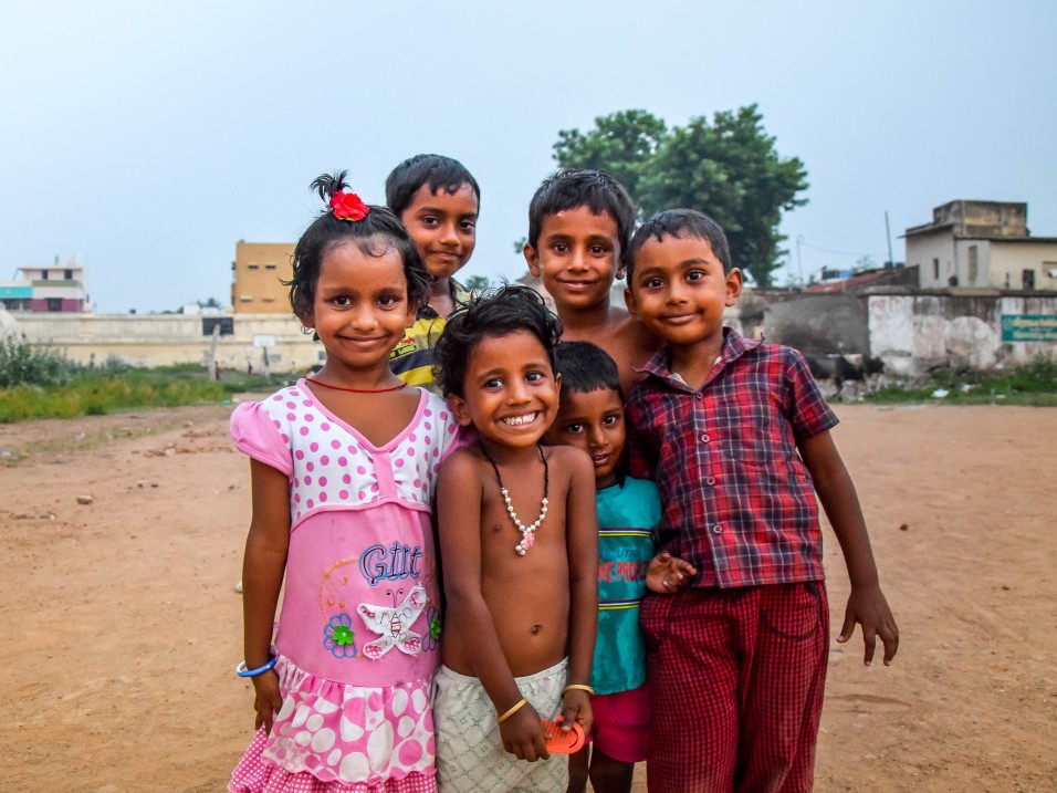 group-of-kids-in-tanjore-india_t20_GgWloR group-of-kids-in-tanjore-india_t20_GgWloR